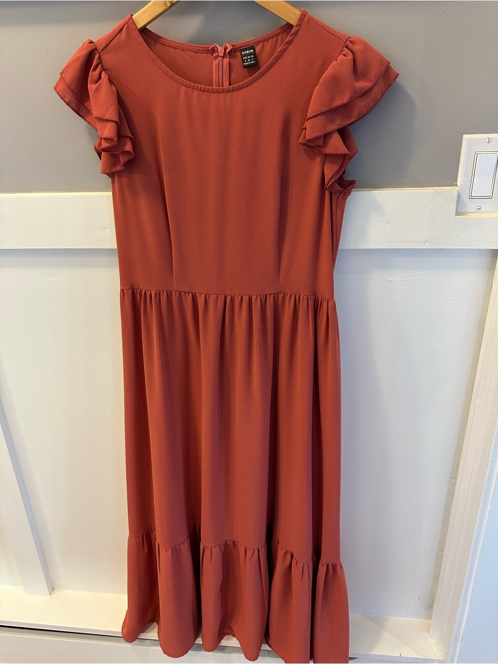 Women’s Rust Ruffle-Sleeve Tiered Dress size S